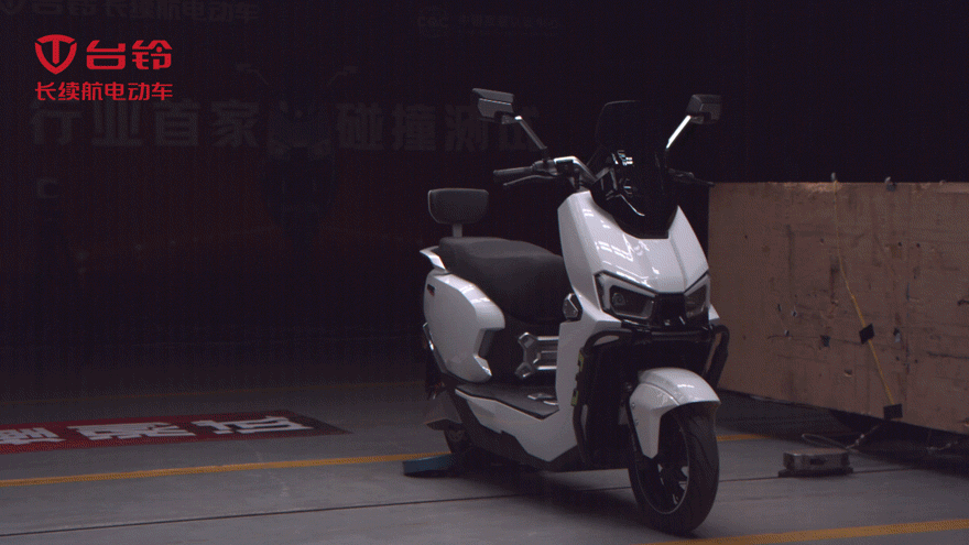 臺(tái)鈴長(zhǎng)續(xù)航電動(dòng)車(chē)
